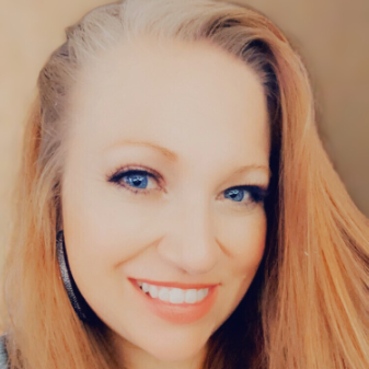 Portrait of Stephanie Bagnell