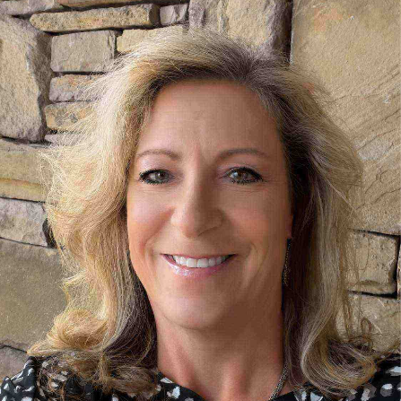 Portrait of Shelly Rovira